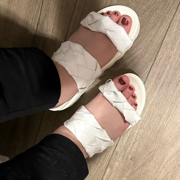 White platform sandals - Picture 4 of 4